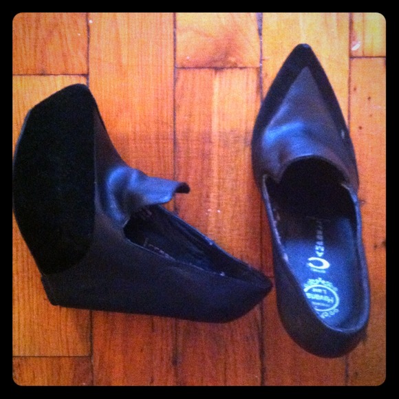 Jeffery Campbell black wedges