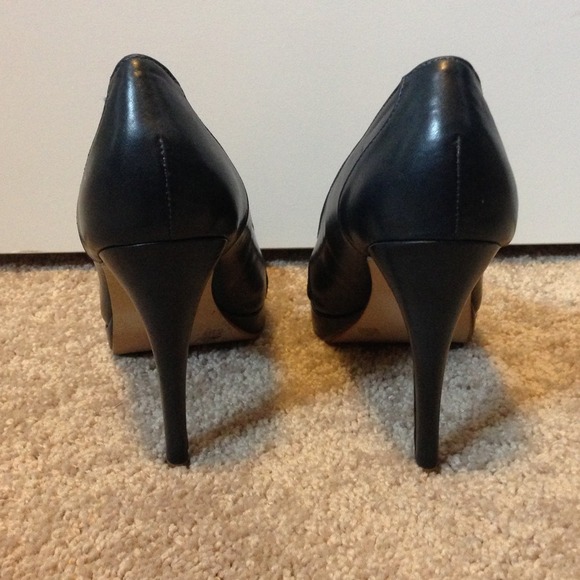 XSOLDX *Host Pick* Classic Blue High Heels - Picture 2 of 4