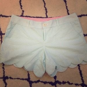 Lilly scallop blue pinstriped shorts