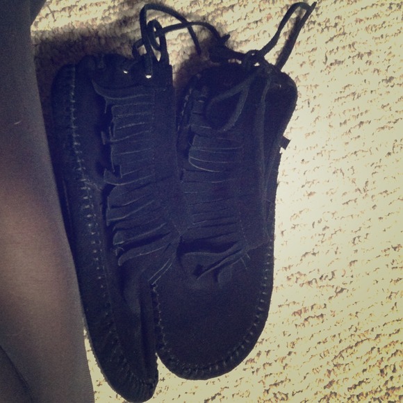 Aldo black fringe moccasins