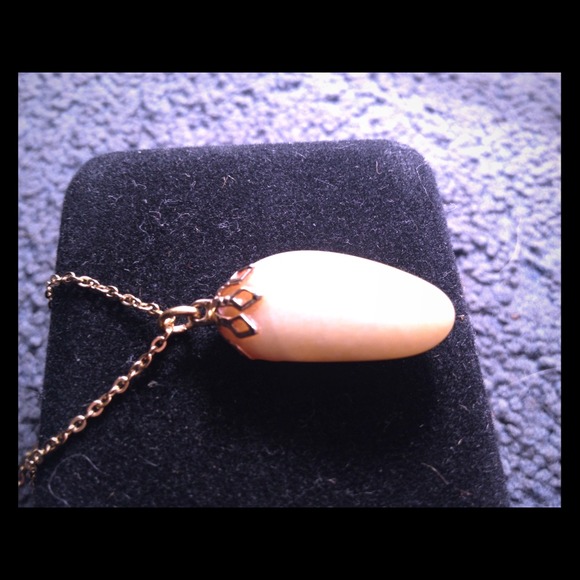Amanda's Jewels Jewelry - Yellow quartZ set in a gold chain, 14"