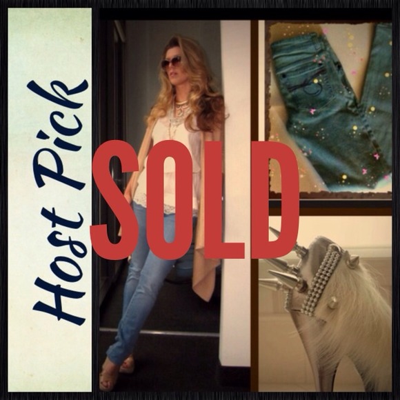 Light wash blue jean🚨🚨hp🚨🚨👯👯