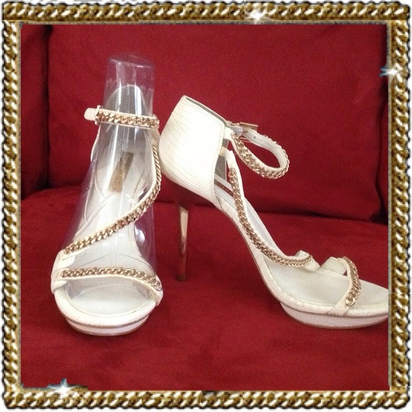 BCBGMaxAzria Shoes - ❗️SOLD❗️