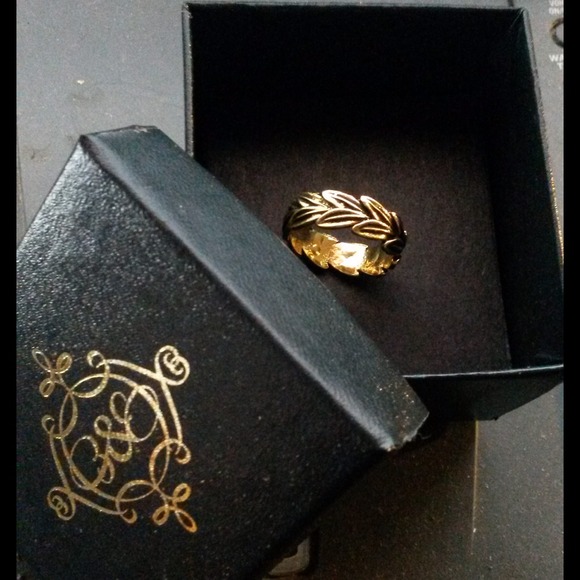 Vintage Leaf Ring 🔴2 left🔴