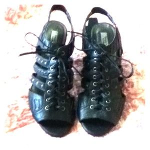 Simply Vera, Vera Wang Shoes.