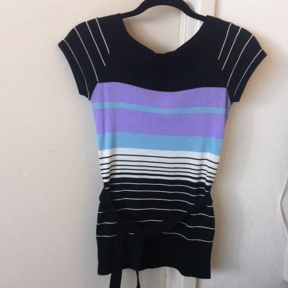 Short Sleeve Sweater, with waist tie.