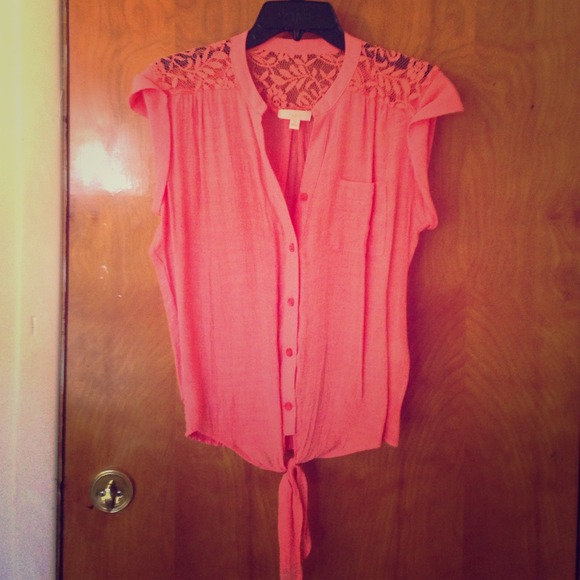 !!!TRADED!!!Cute Coral Shirt NWOT!