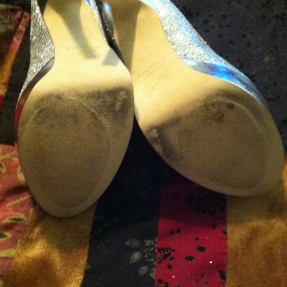 🎉HP 10-10-2015🎉❤️Beautiful ALDO Silver Heels💃💋 - Picture 4 of 4