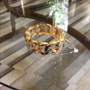 Gold chain link bracelet