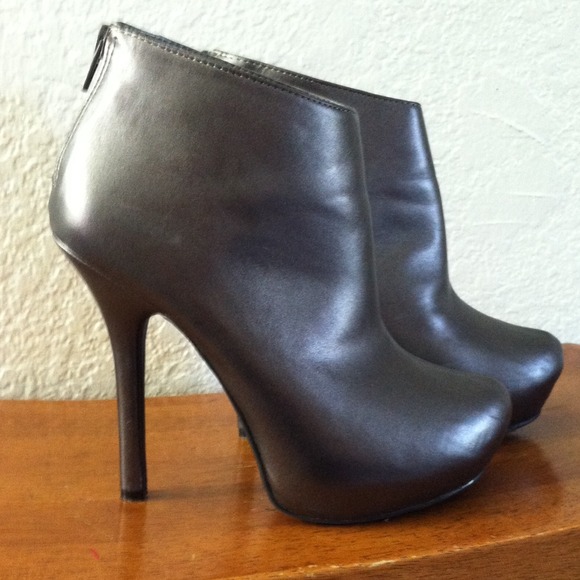Dark silver booties