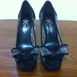 Kim Kardashian leopard print shoes size 7.5