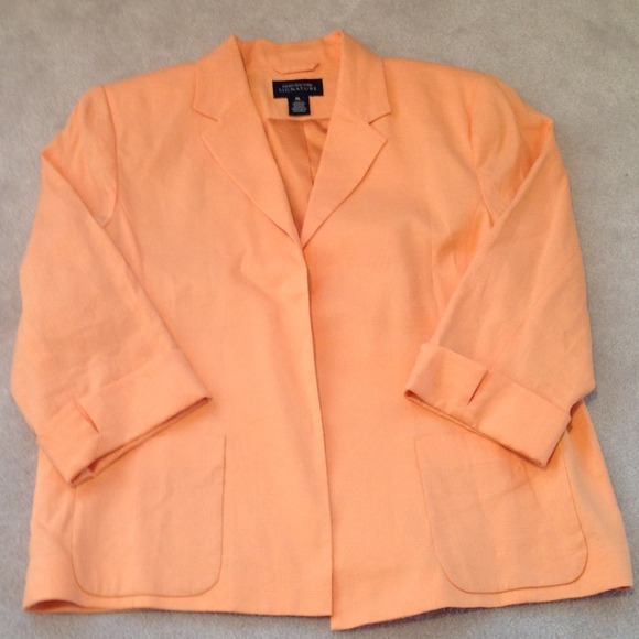Jones New York Jackets & Blazers - 🎀Final Price!🎀 Linen blazer - amazing condition!