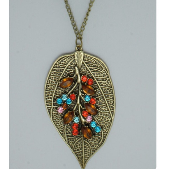 Jewelry - Bronze leaf necklace with colored rhinestones