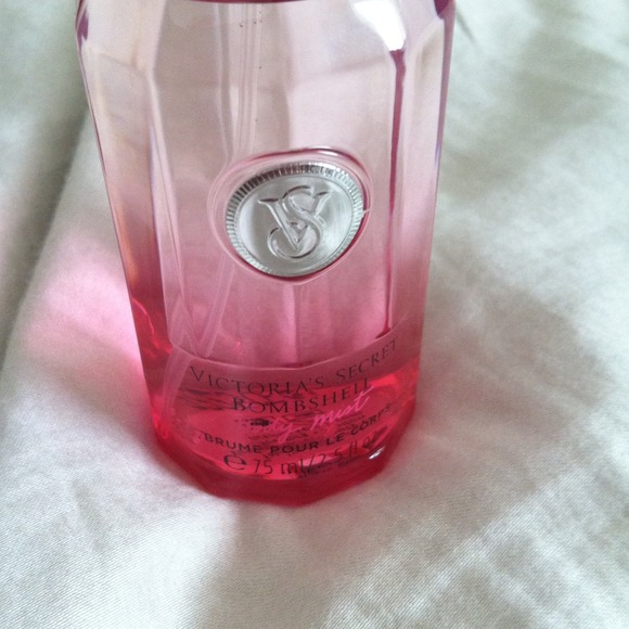 Bomb shell body mist