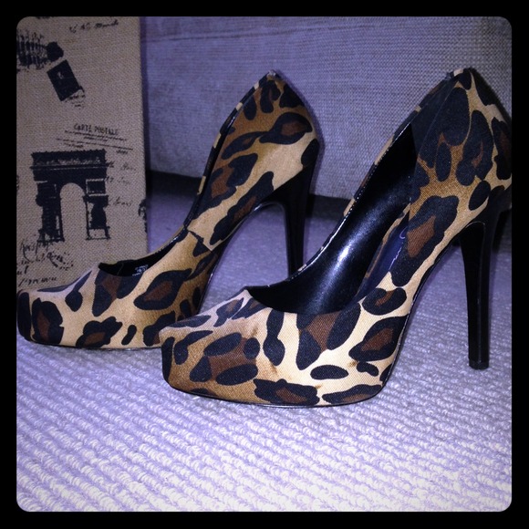Leopard Jessica Simpson heels