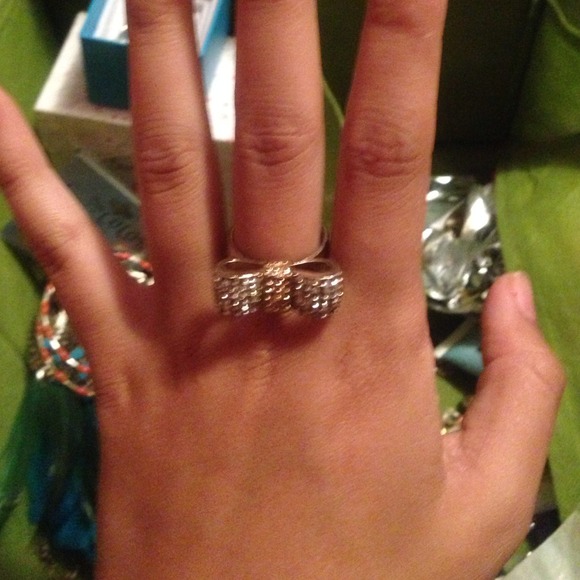 Now shaped gold n silver diamond ring