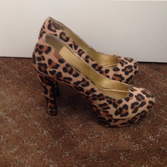 Cheetah/leopard print high heels