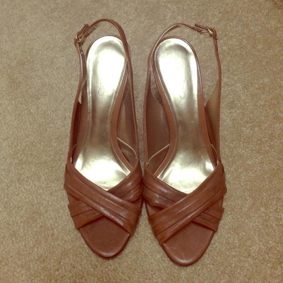 Authentic Aldo Brown high heel Shoes