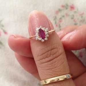 ❤️genuine ruby / diamond ring