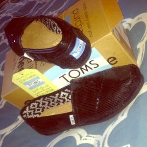New Black Sequined TOMS...size 6.5