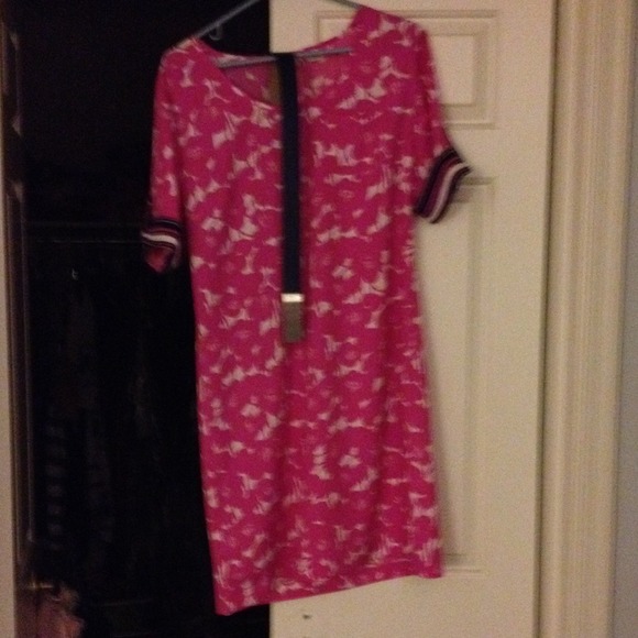 New York and company pink flowered dress!! - Picture 3 of 3