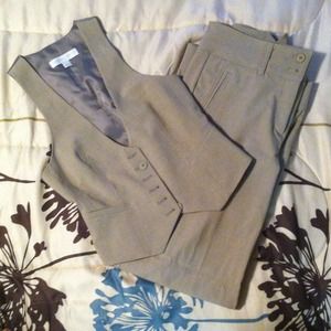 💥Ny & co khaki suit! 💥Make me an offer!!!