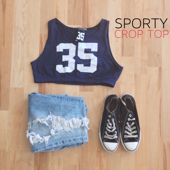 X SOLD X Navy sporty crop top
