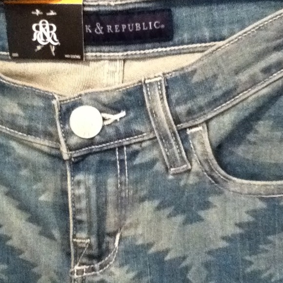 NEW Rock & Republic