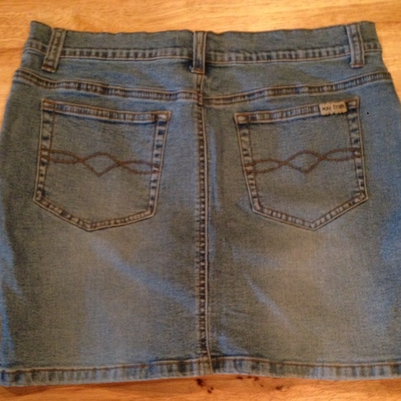 💙Rhine Stone mini denim Max Studio skirt