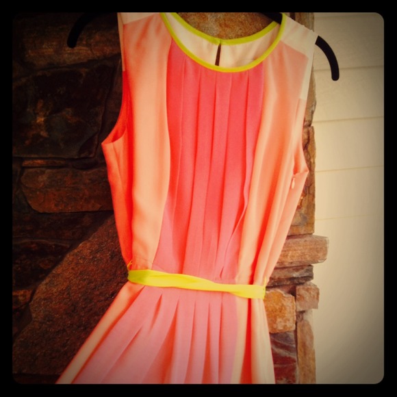 Traded @csigrandi Loft sleeveless dress.