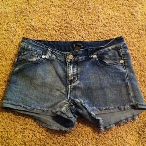 dark wash short shorts
