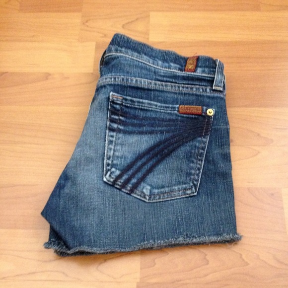 Like new 7 for all Mankind shorts.