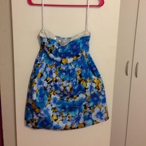 Blue fitted strapless dress
