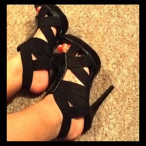 Strap heels with glitter