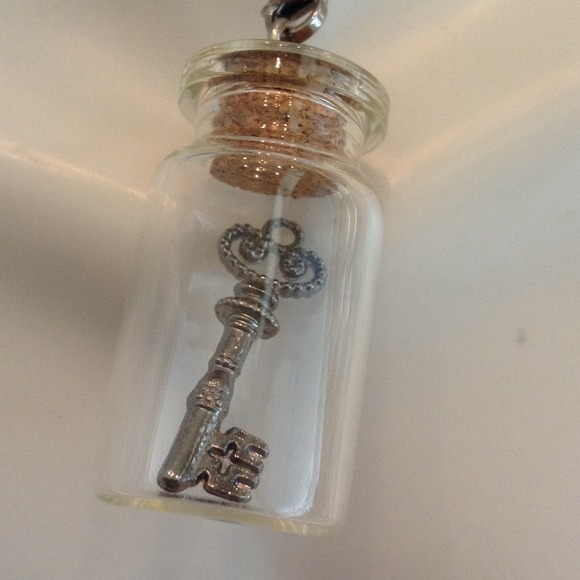 Weird Monkeys Jewelry - 🆕Handmade Key In A Bottle Pendant💙😍💙
