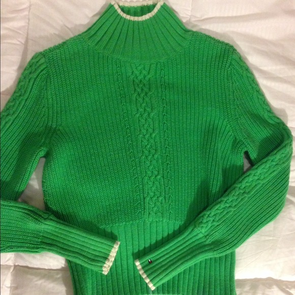 💚Tommy Hilfiger Kelly Green Sweater