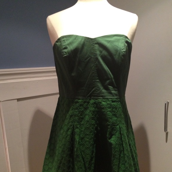 Beautiful Green Strapless Dress (no tag/not worn)