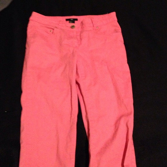 Middle waisted pink pants
