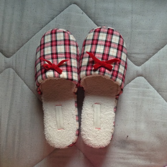 TRADED Victoria secret slippers