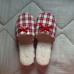 TRADED Victoria secret slippers
