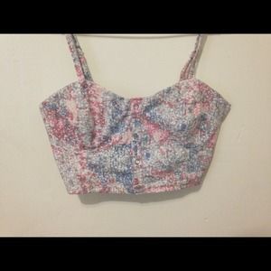 Bustier/crop top.
