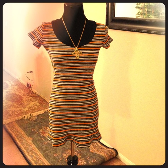 Beautiful mini dress - Picture 1 of 3