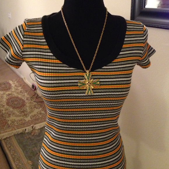 Beautiful mini dress - Picture 2 of 3