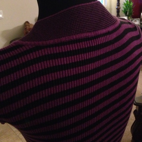 Beautiful long knit top from Rue 21 - Picture 3 of 4