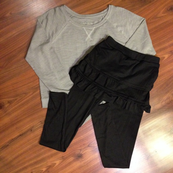 NWOT 2-in-1 Skirted Leggings
