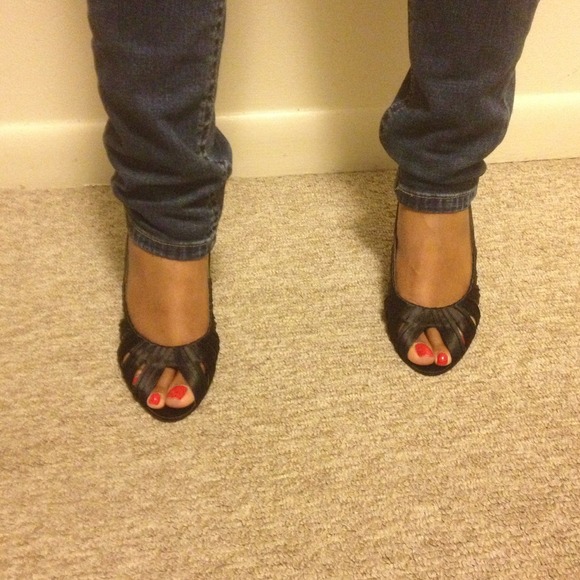 Nine West Shoes - Nine West Black Satin Pumps