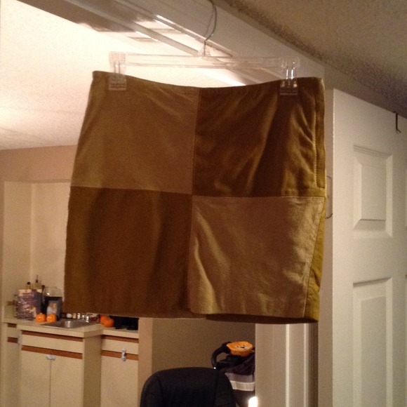 XXI 2 tone green patch skirt *WORN ONCE*