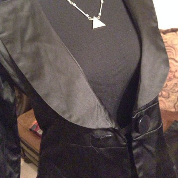 Black satin like blazer NWOT - Picture 2 of 2