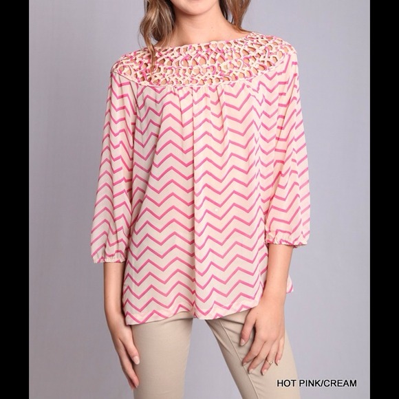 SOLD..."NEW* Pink Striped Blouse... Size Medium - Picture 1 of 1