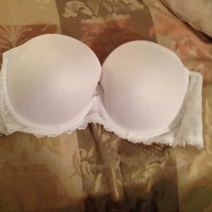 Bra can be strapped or strapless - have straps.